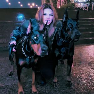 老挝裸休美女撒尿露脸视频
